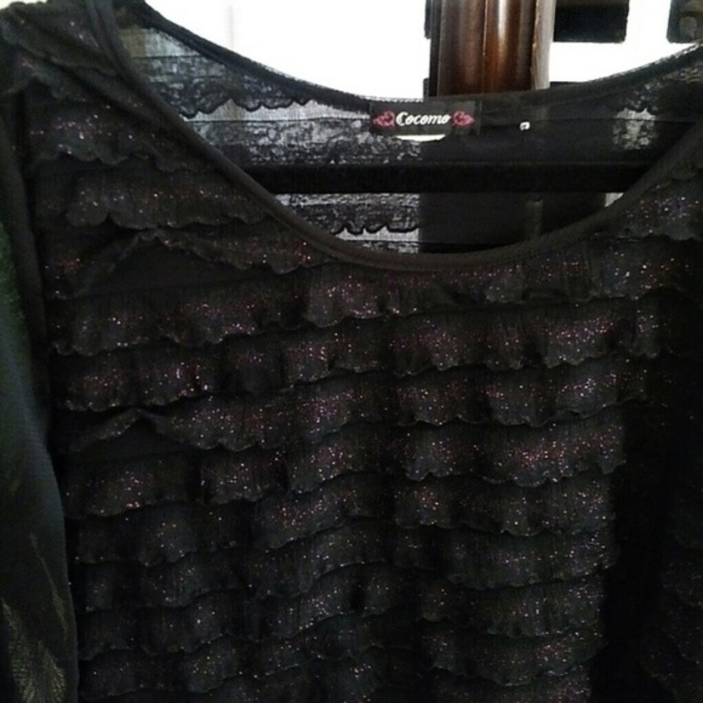 Ruffled Top by Cocomo EUC M - Picture 2 of 2